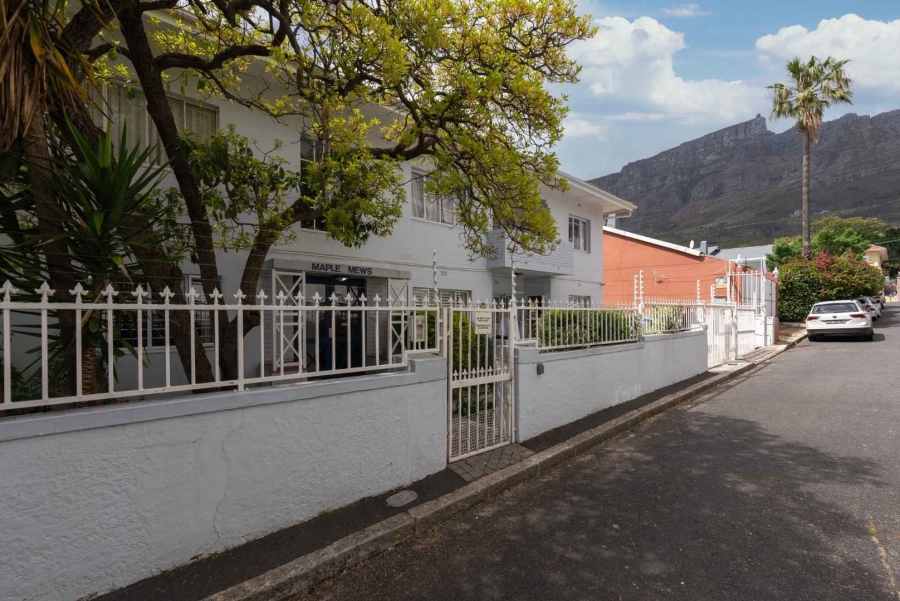 2 Bedroom Property for Sale in Oranjezicht Western Cape